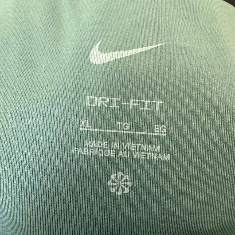 Nike Men's XL Challenger Flash Dri-FIT 5